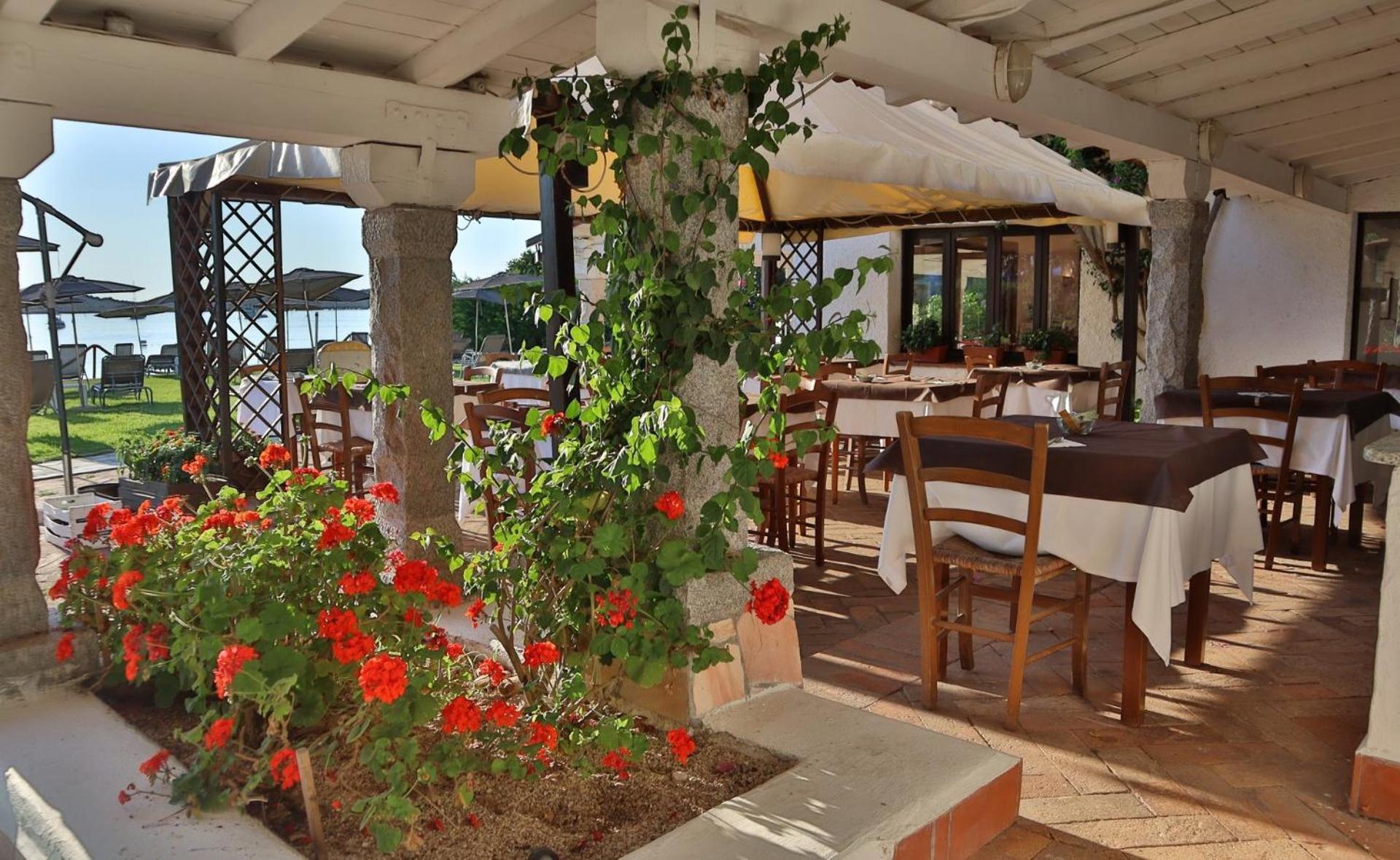 IHR Hotel San Paolo Loiri Porto San Paolo Exterior foto