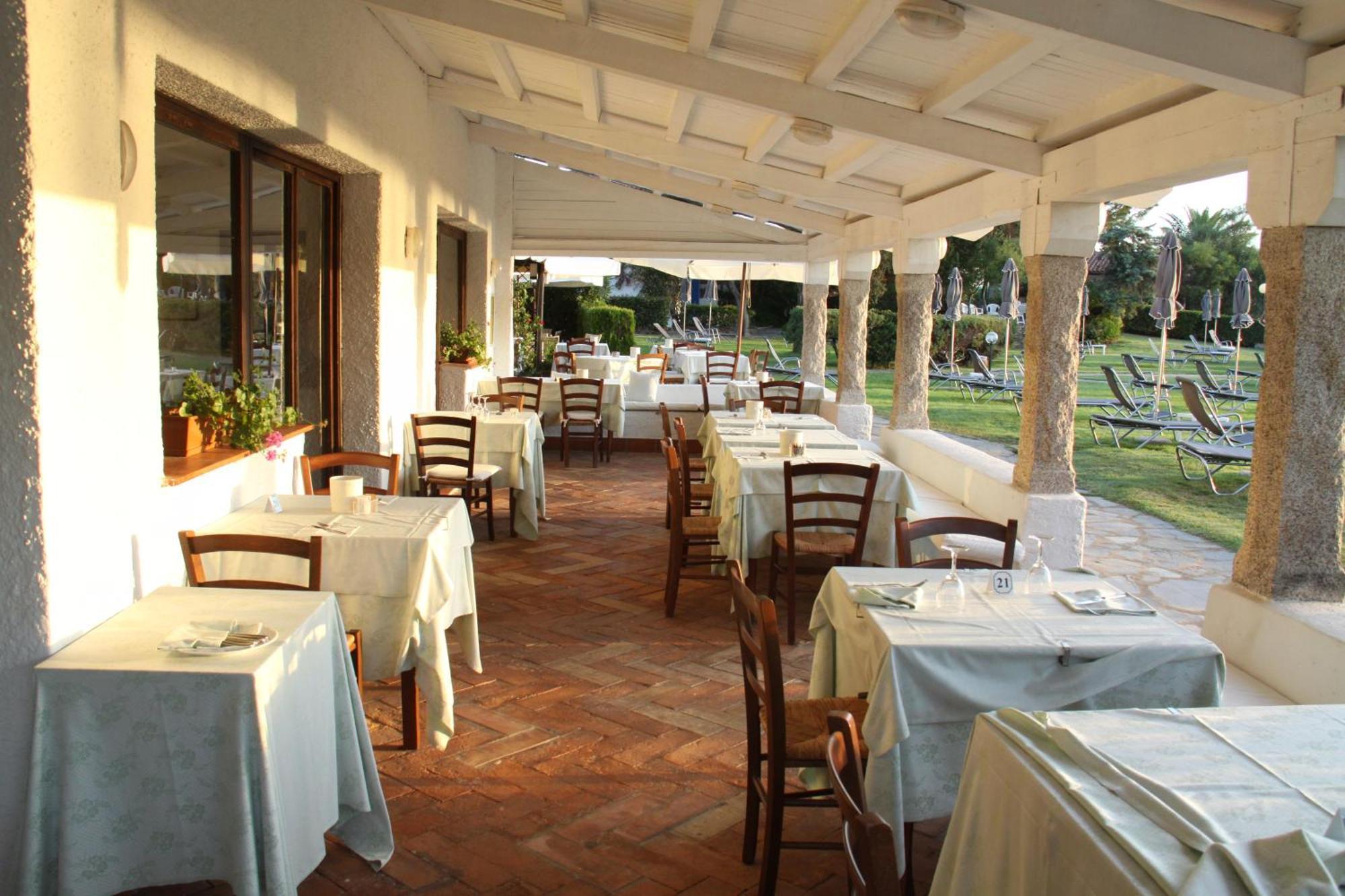 IHR Hotel San Paolo Loiri Porto San Paolo Exterior foto