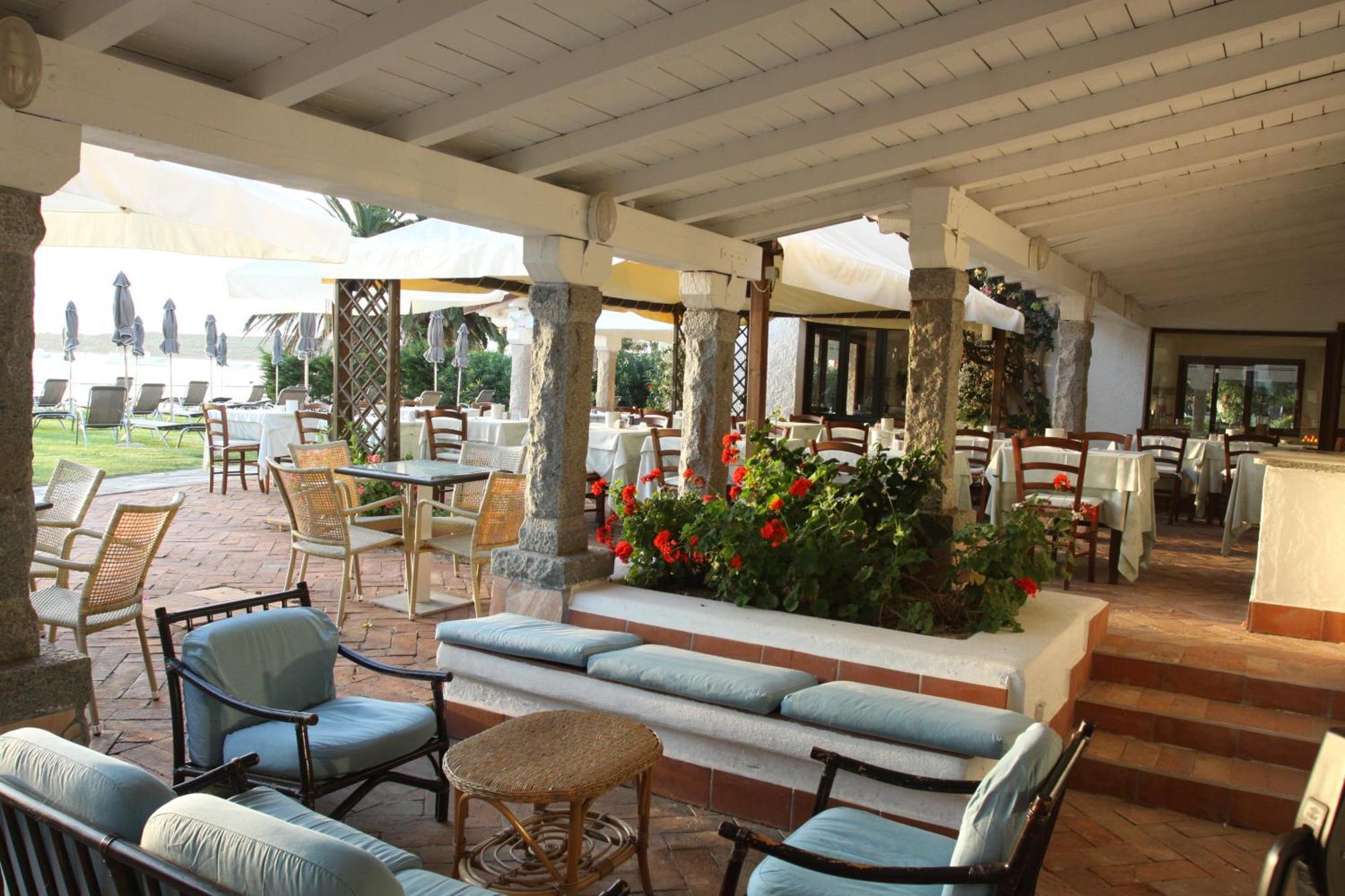 IHR Hotel San Paolo Loiri Porto San Paolo Exterior foto