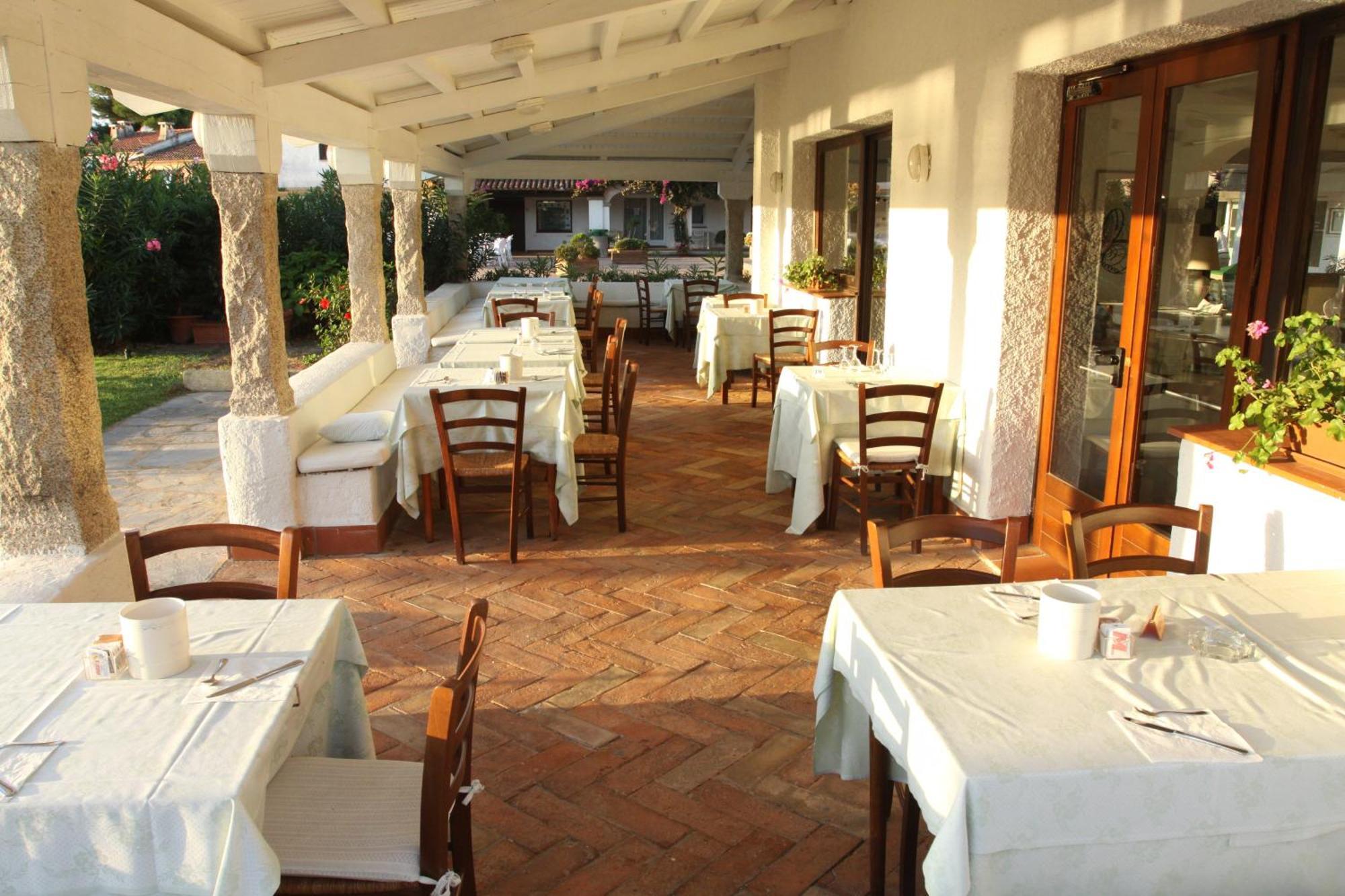 IHR Hotel San Paolo Loiri Porto San Paolo Exterior foto